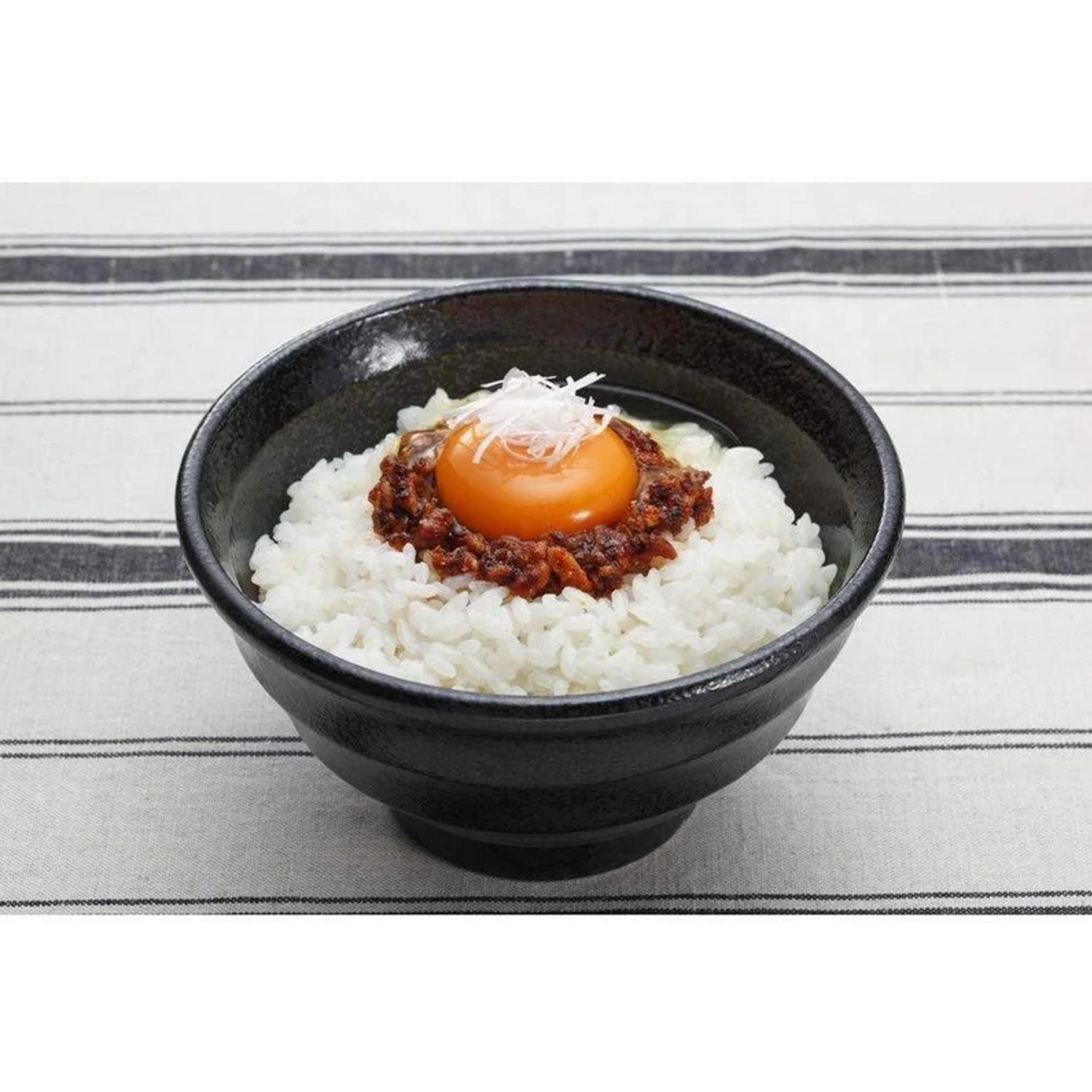 Chili olie med stegt hvidløg fra Momoya 110 gram